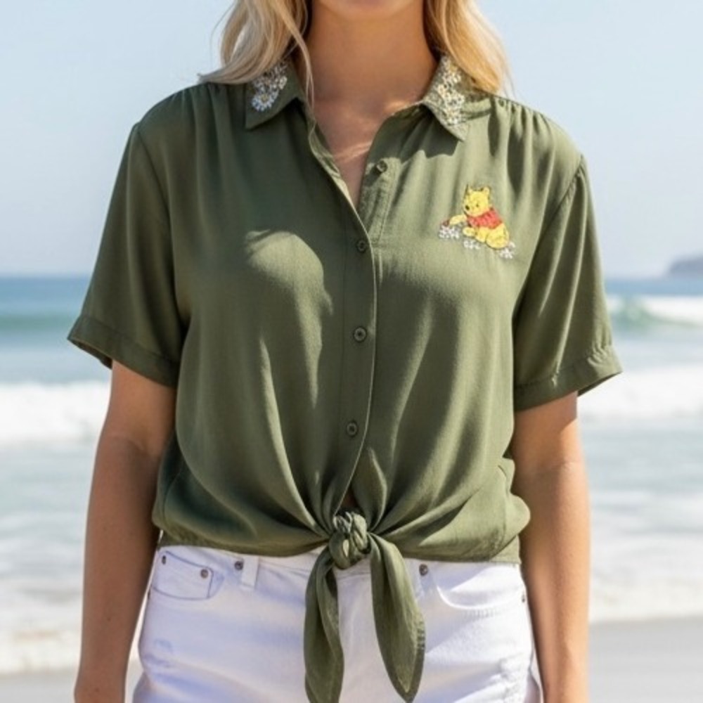 Disney Winnie the Pooh Embroidered Daisy Shirt Olive Green Womens XS Summer Boho